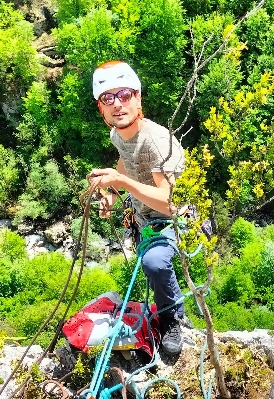 Thomas Pajon moniteur escalade via ferrata dans le Jura