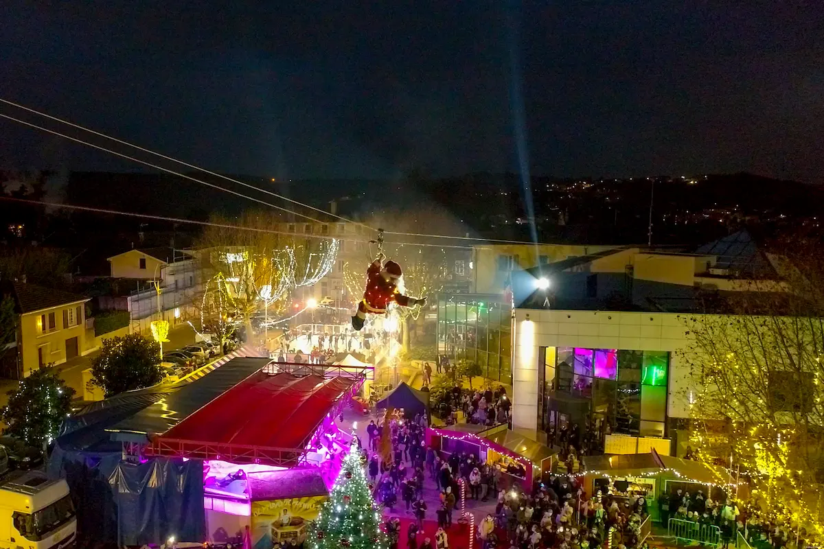 Animation descente du Père Noël en Tyrolienne.