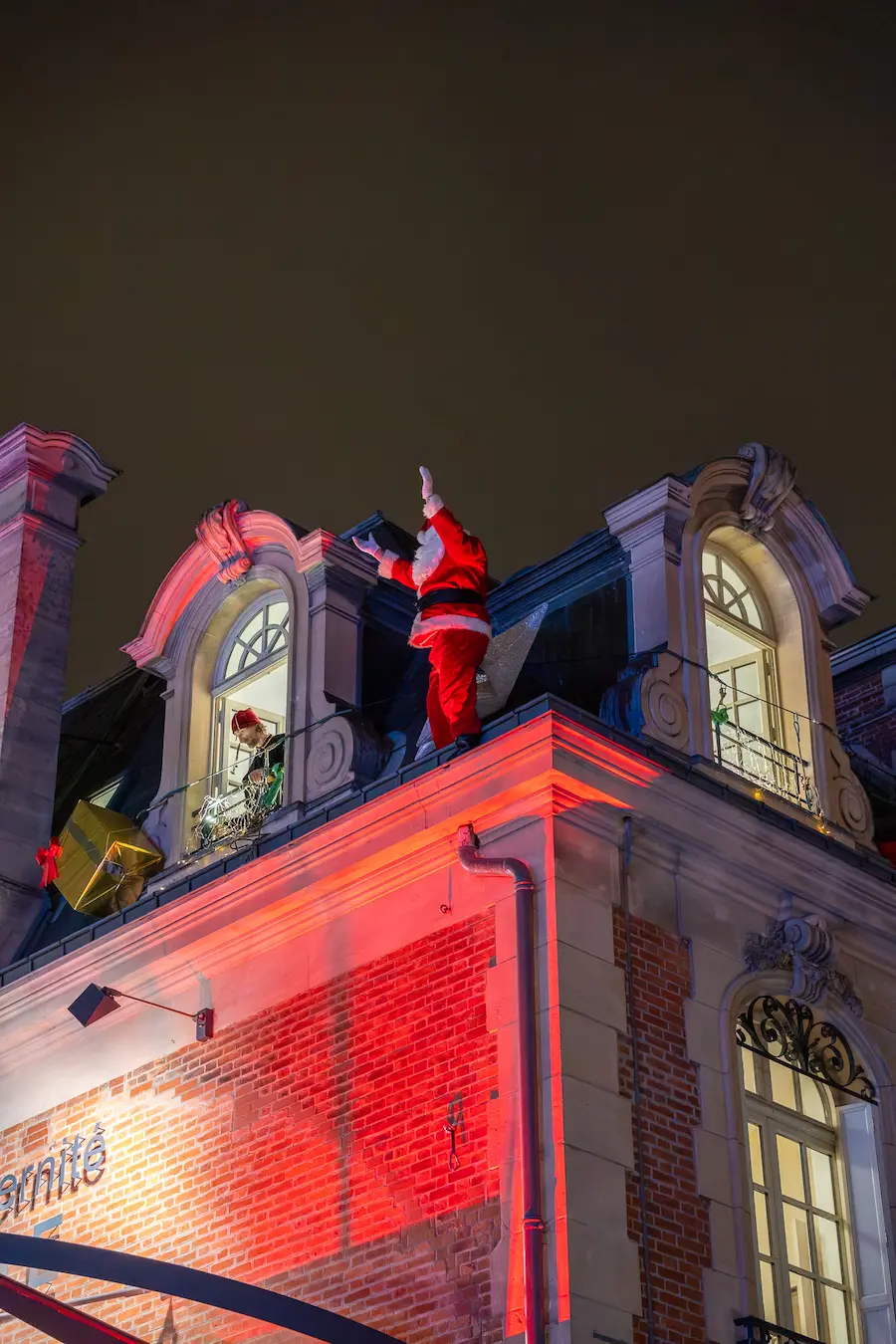 Animation descente du Père Noël en rappel.
