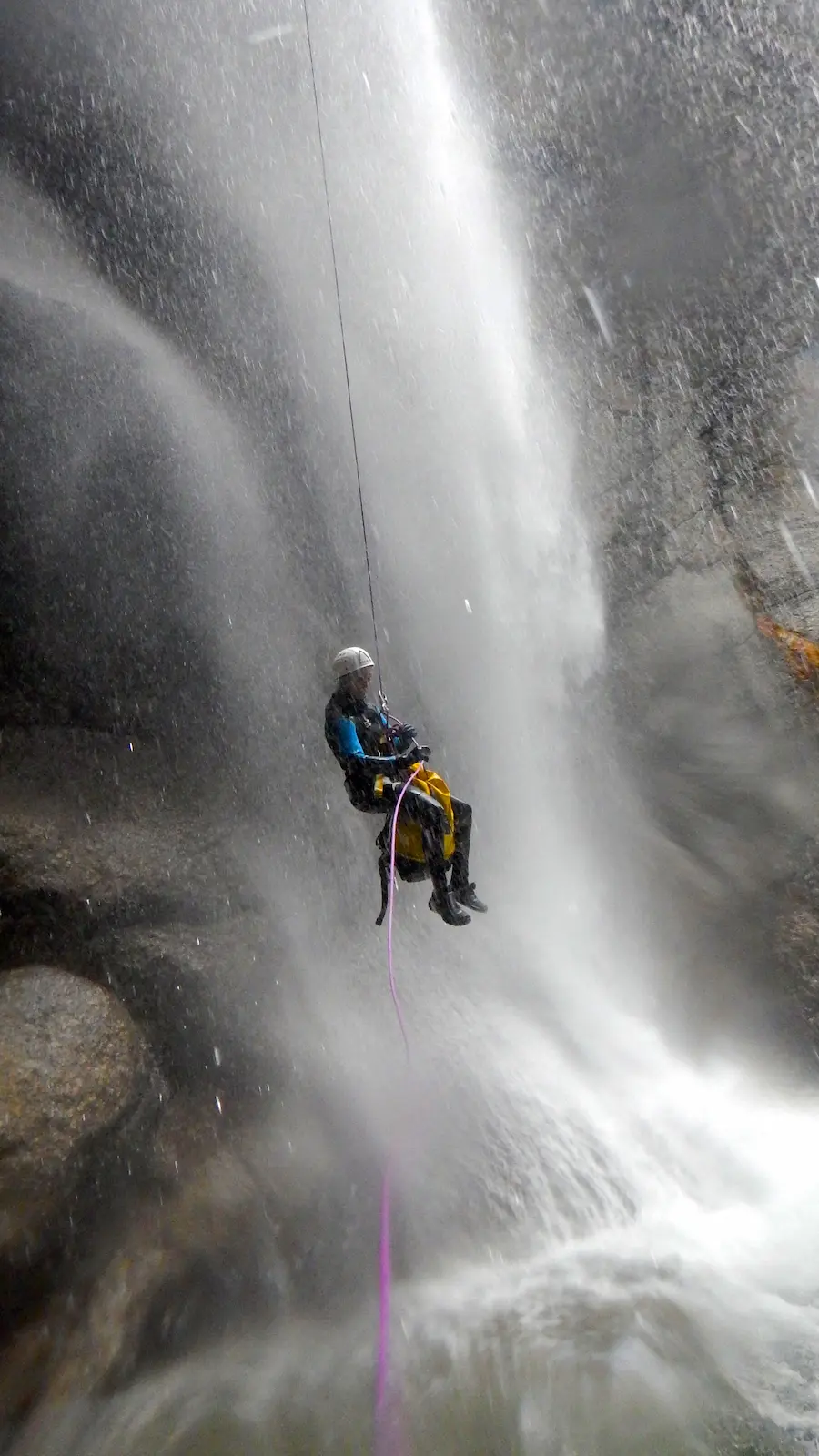 Stage canyoning dans le Tessin en Suisse
