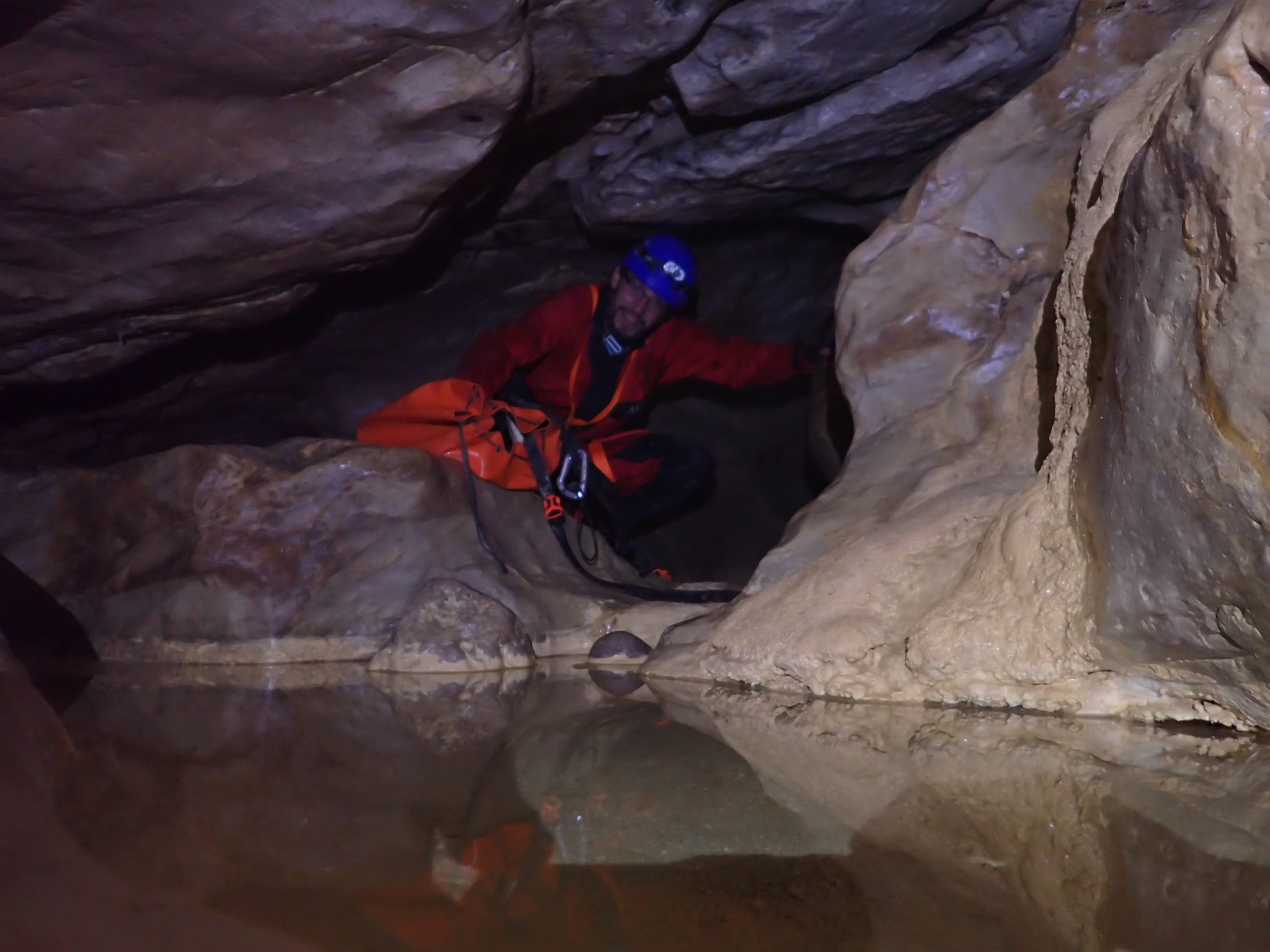 Spéléologie dans le Jura au Lac de Vouglans